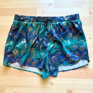 Disney Aladdin Jasmine Peacock Feather Print Lounge Shorts – Size L